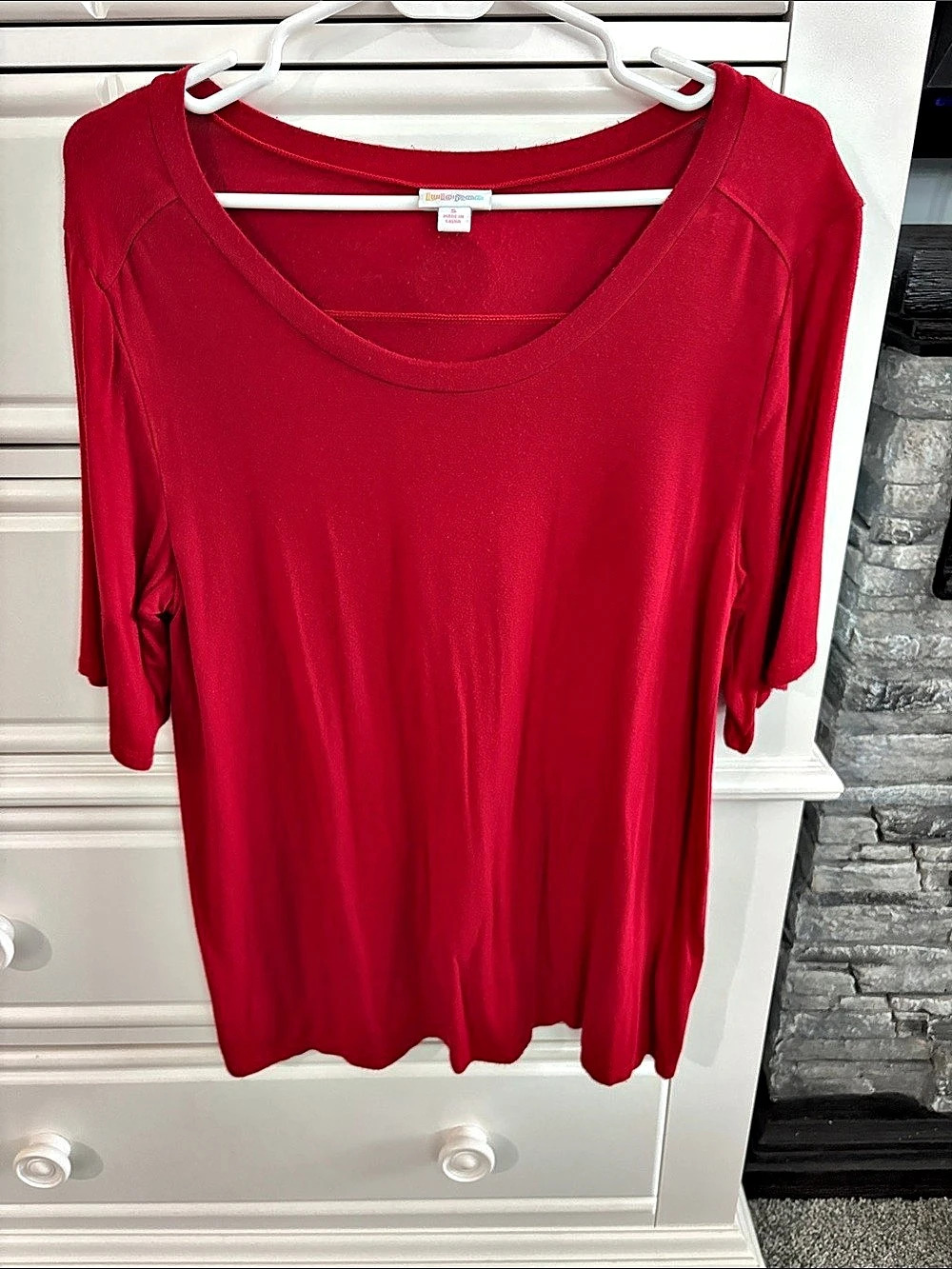 LuLaRoe Short Sleeve Tee in Red Size Small Like New